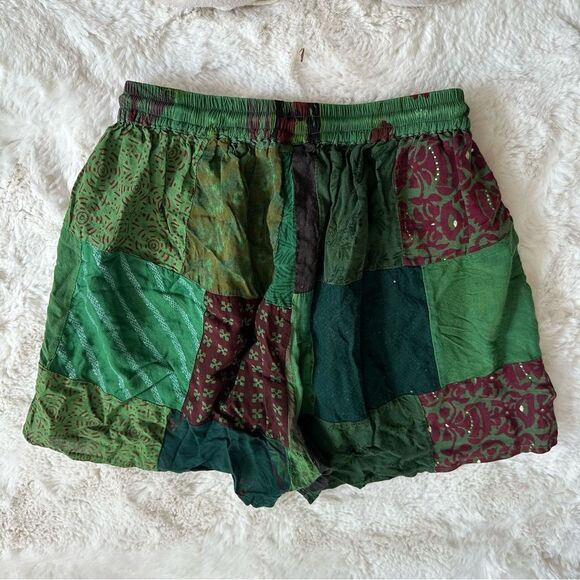 Hippie advance size small green flowy patchwork shorts - Picture 4 of 7